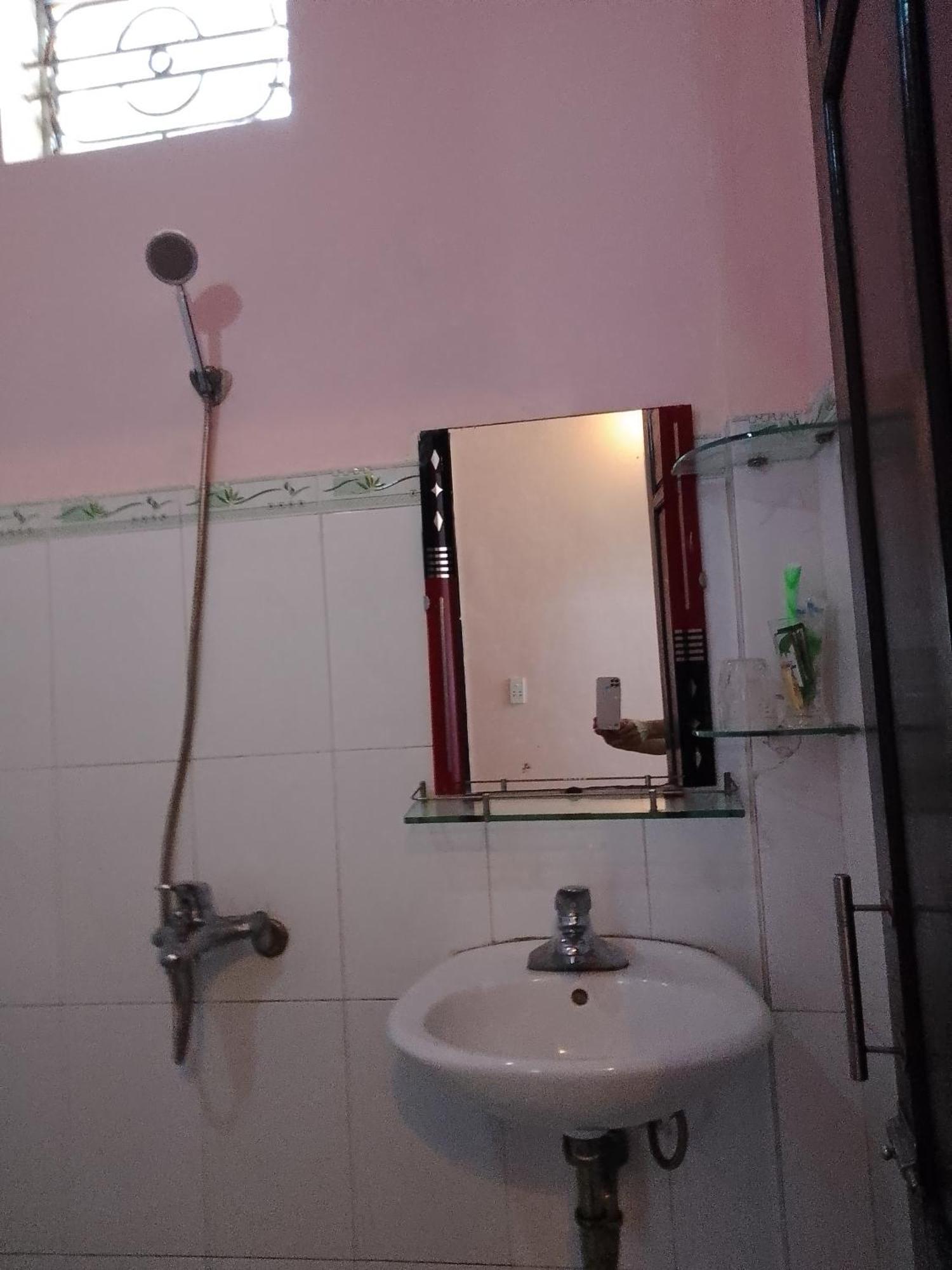 Nha Nghi Hang Nga Ðồng Hới Buitenkant foto