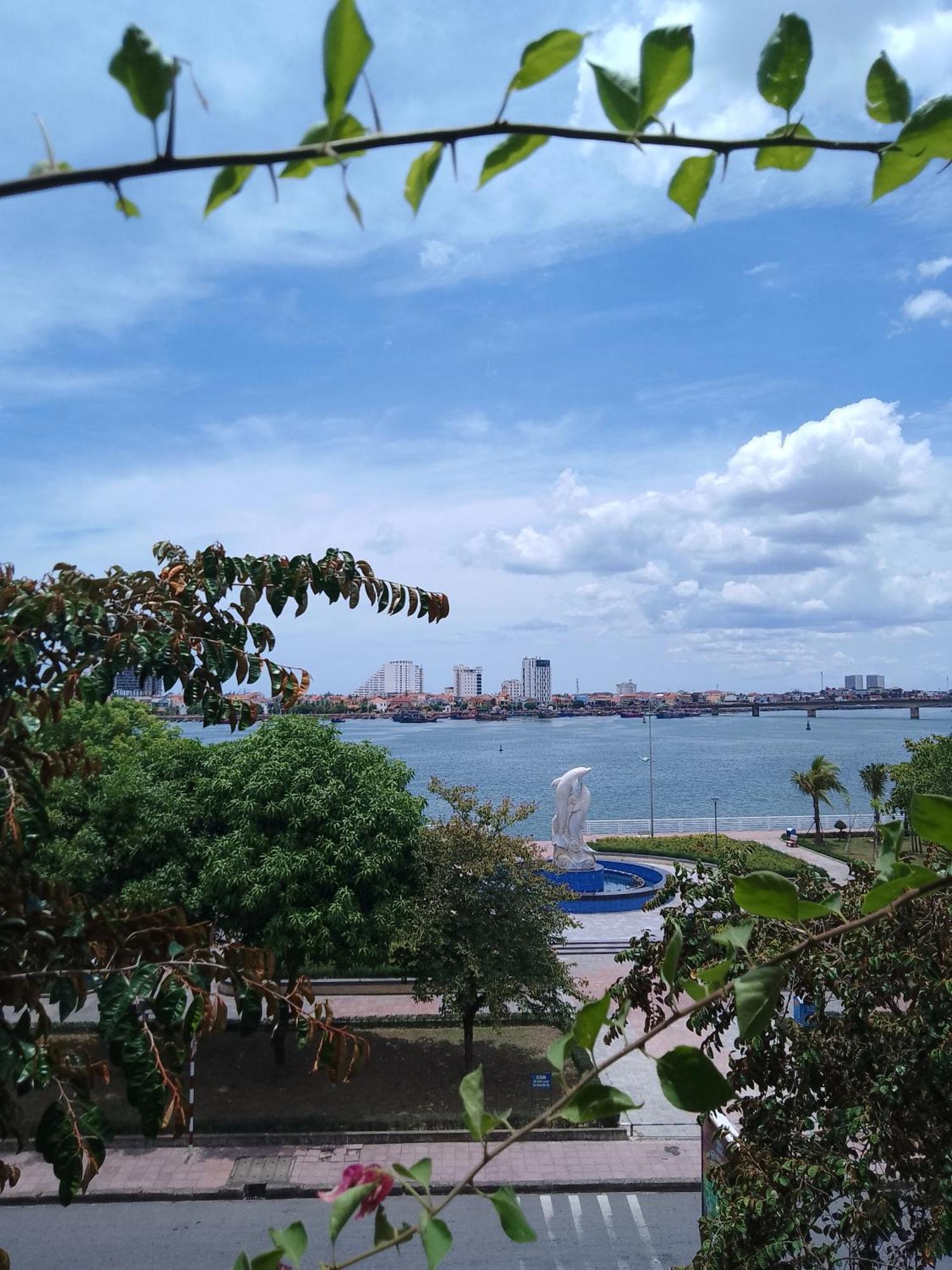 Nha Nghi Hang Nga Ðồng Hới Buitenkant foto