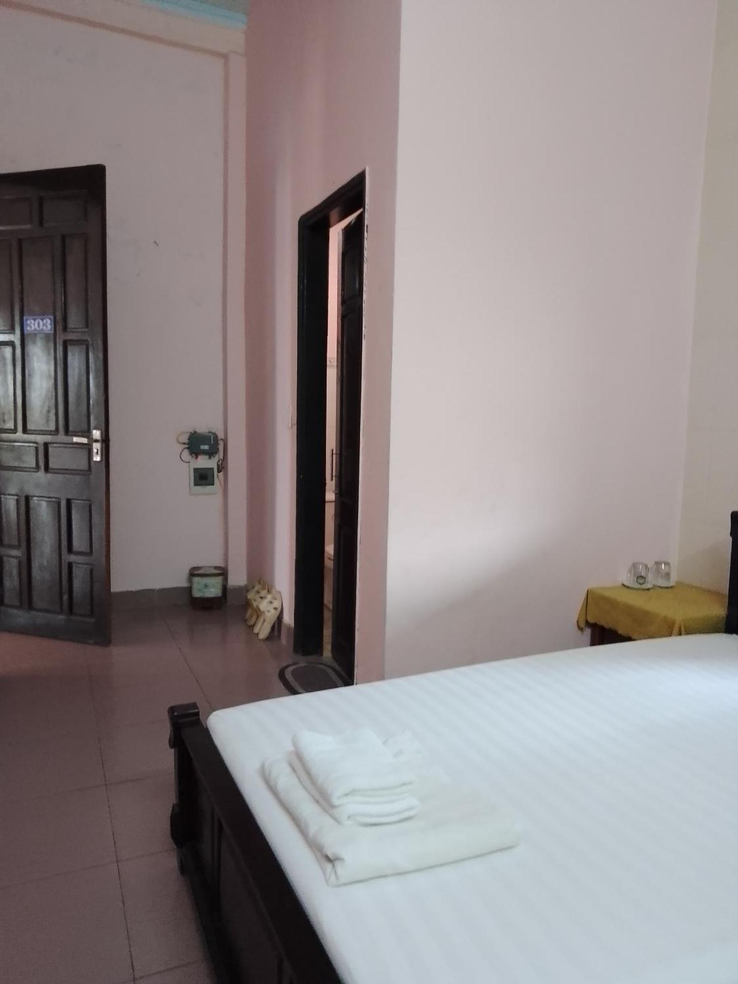 Nha Nghi Hang Nga Ðồng Hới Buitenkant foto